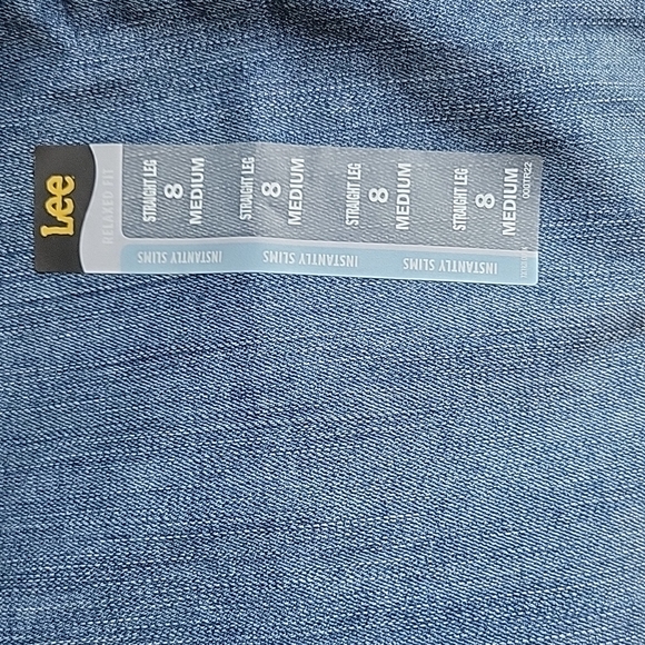 🆕️ Lee Women's Relaxed Fit Straight Leg High Rise Jeans Size 8 Medium - Picture 8 of 10